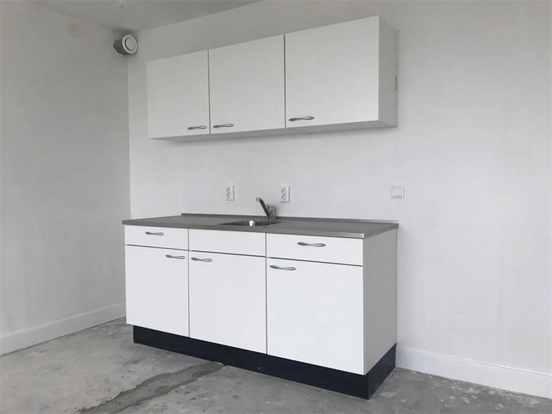 Image 2 of 11