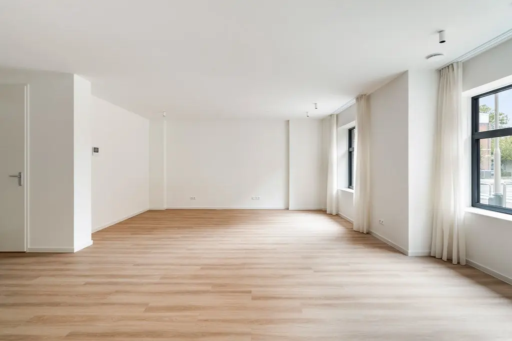 Image 7 of 22