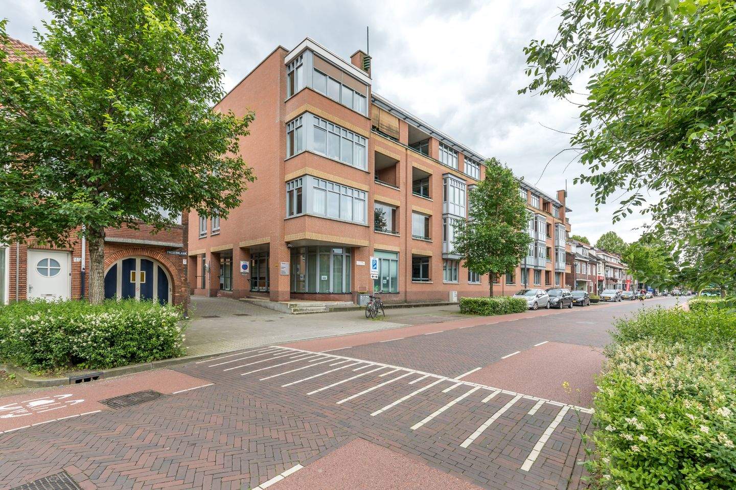 Afbeelding 2 van 6