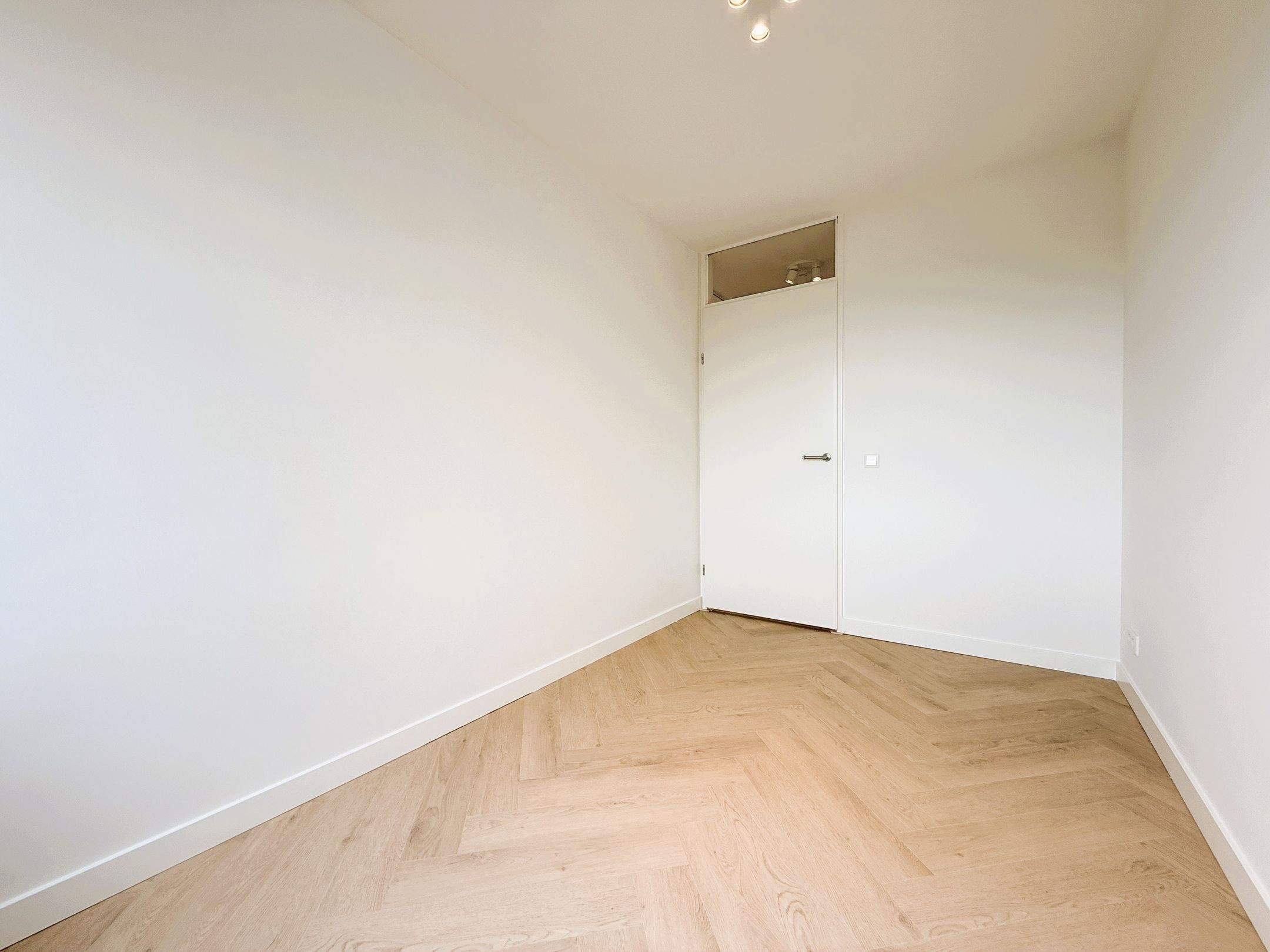Image 18 sur 27