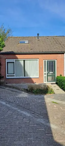 Senior Corner House Spoetnikstraat 25, Oude Pekela - For Rent