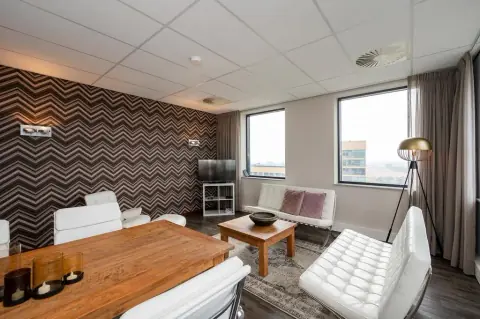 Gemeubileerd appartement met twee slaapkamers Eschertoren 7F, Leiden - Te Huur