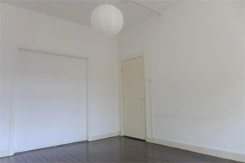 Image 3 of 10