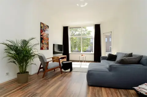 Apartamento de tres habitaciones en Thomsonlaan, La Haya - En alquiler