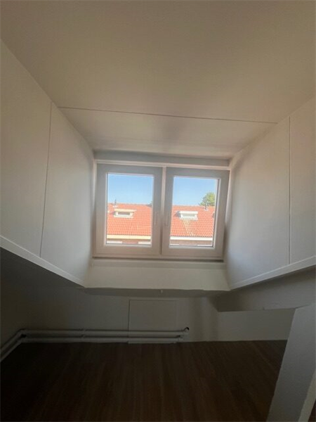 Image 3 of 6