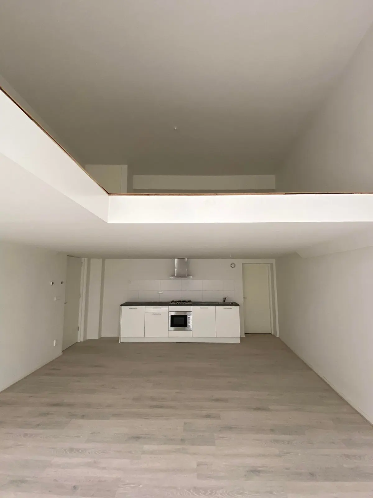 Image 4 of 23