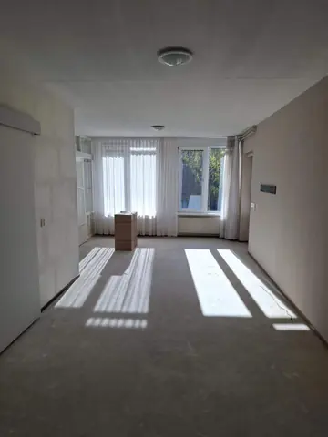 3-Kamer appartement met lift, Chrysanthenstraat, Purmerend - Te Huur