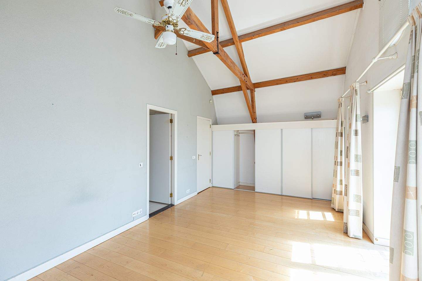 Image 14 of 25