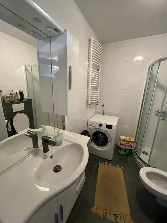 Image 4 of 8