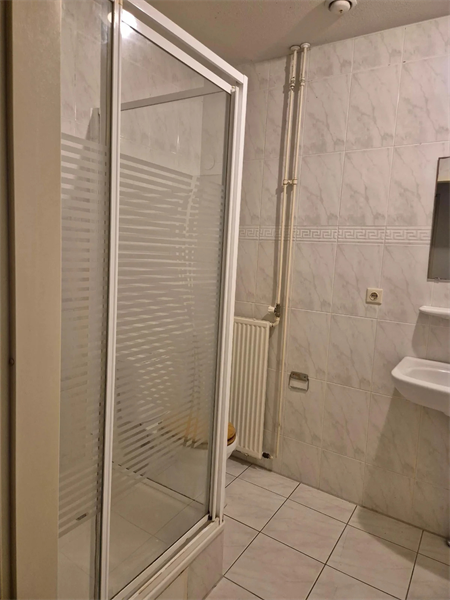 Image 9 of 9