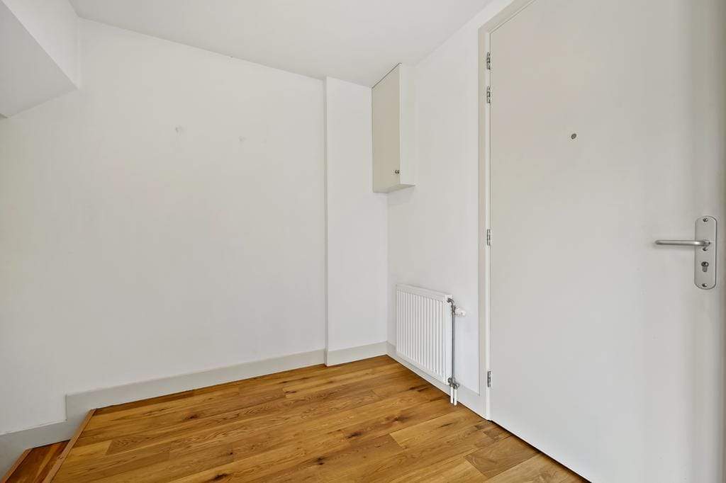 Image 6 of 30