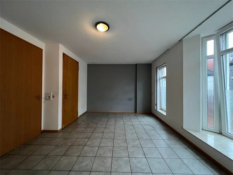 Image 4 of 4