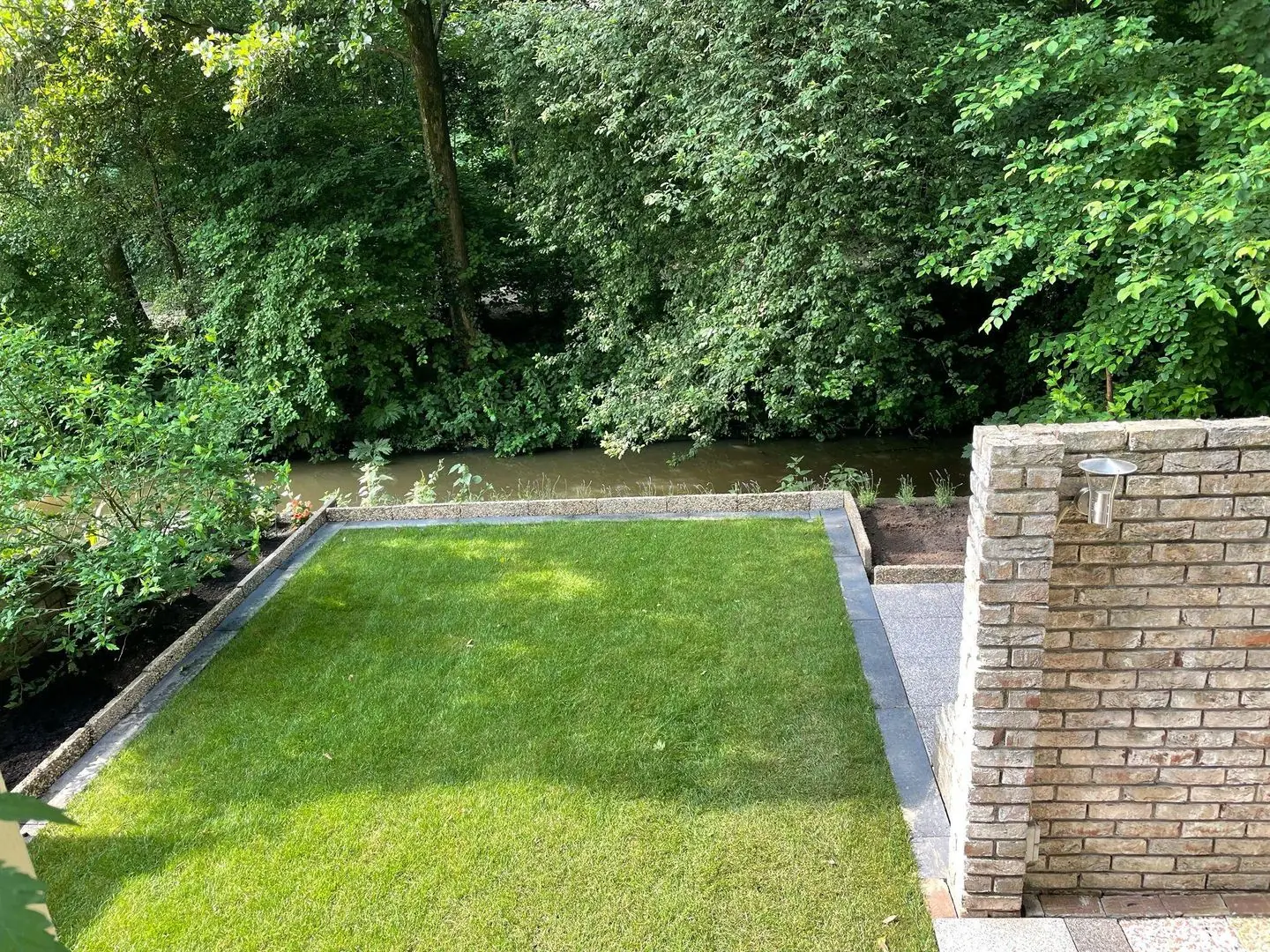 Image 25 of 29