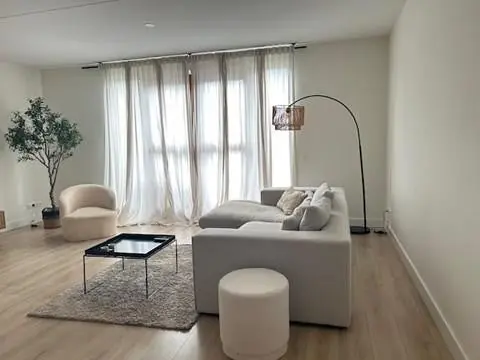 Image 2 of 2