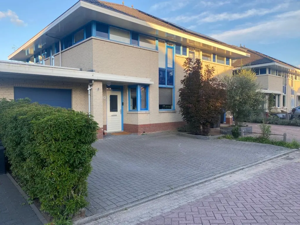 Image 20 of 25