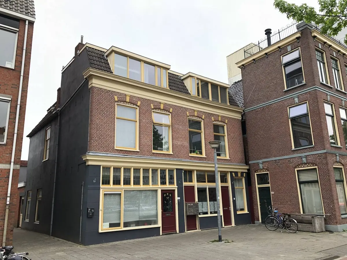 Image 1 of 7