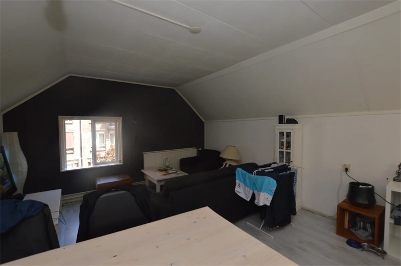 Image 3 of 4