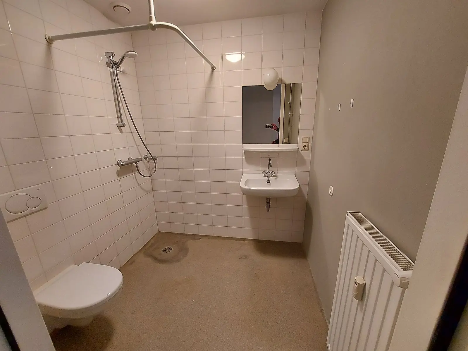Image 4 of 5