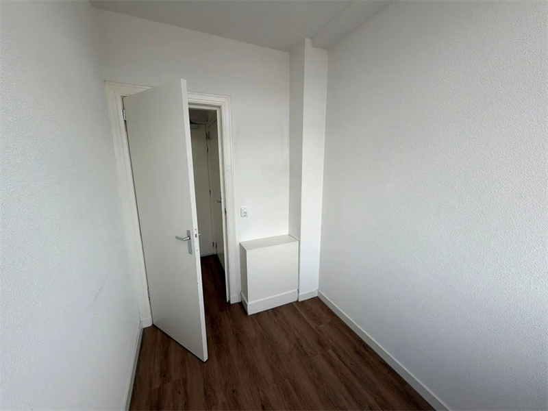Image 4 sur 8