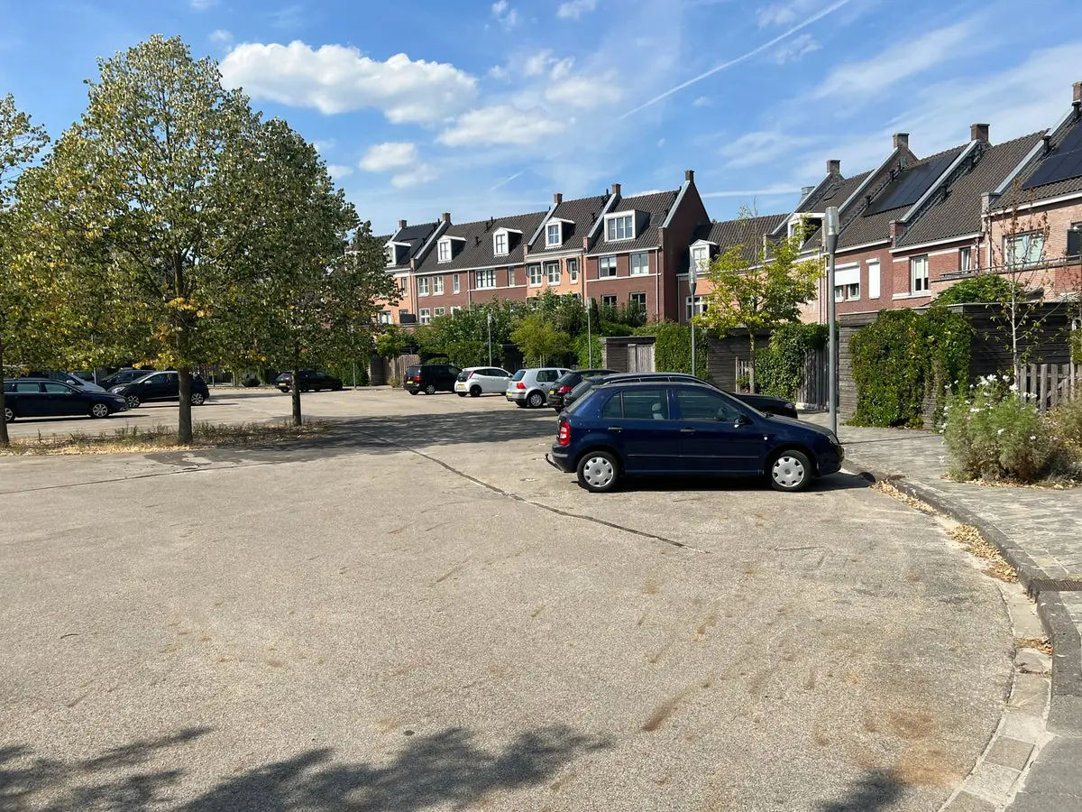 Image 27 of 30
