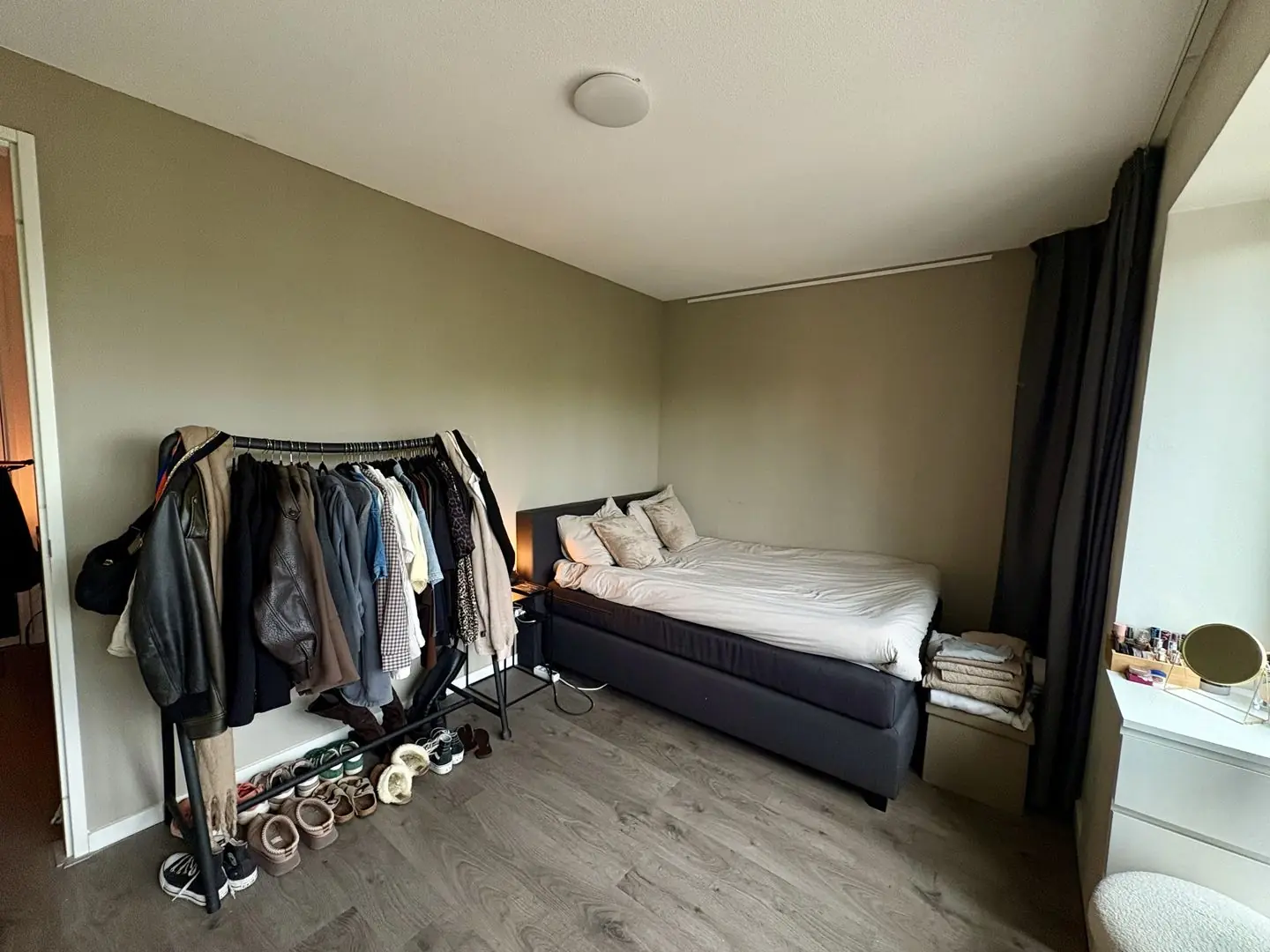 Image 5 of 6