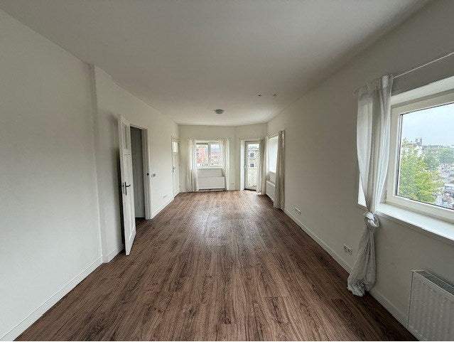 Image 2 of 16