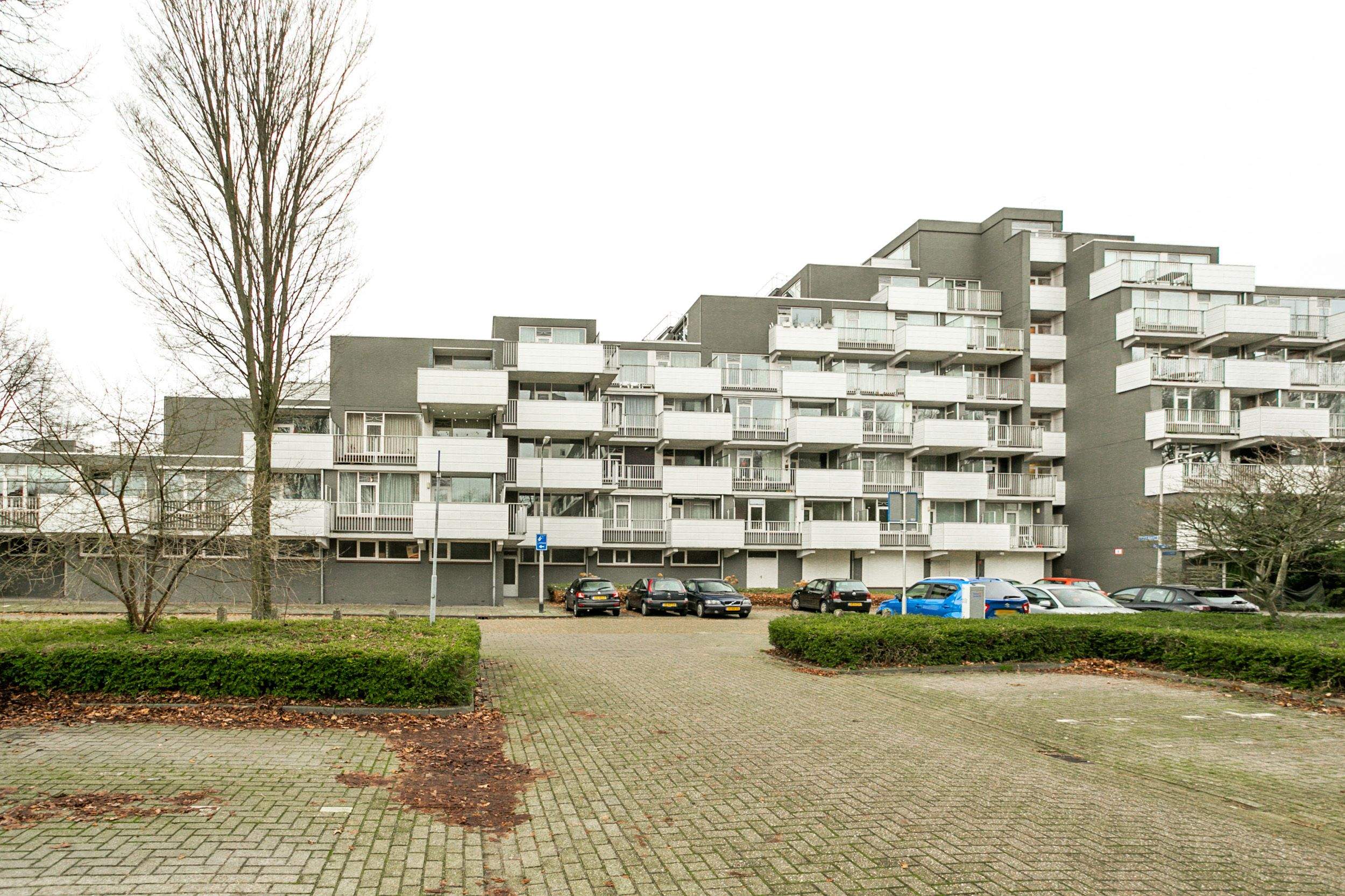 Image 1 sur 4