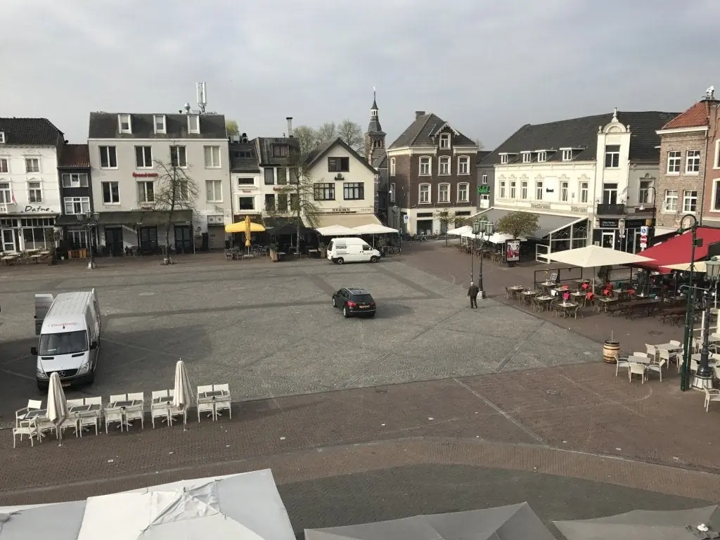 Image 10 of 10