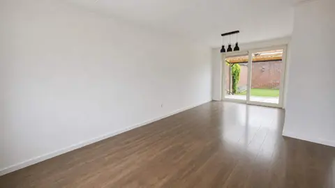 Semi-Detached House Julianalaan, Etten-Leur - For Rent