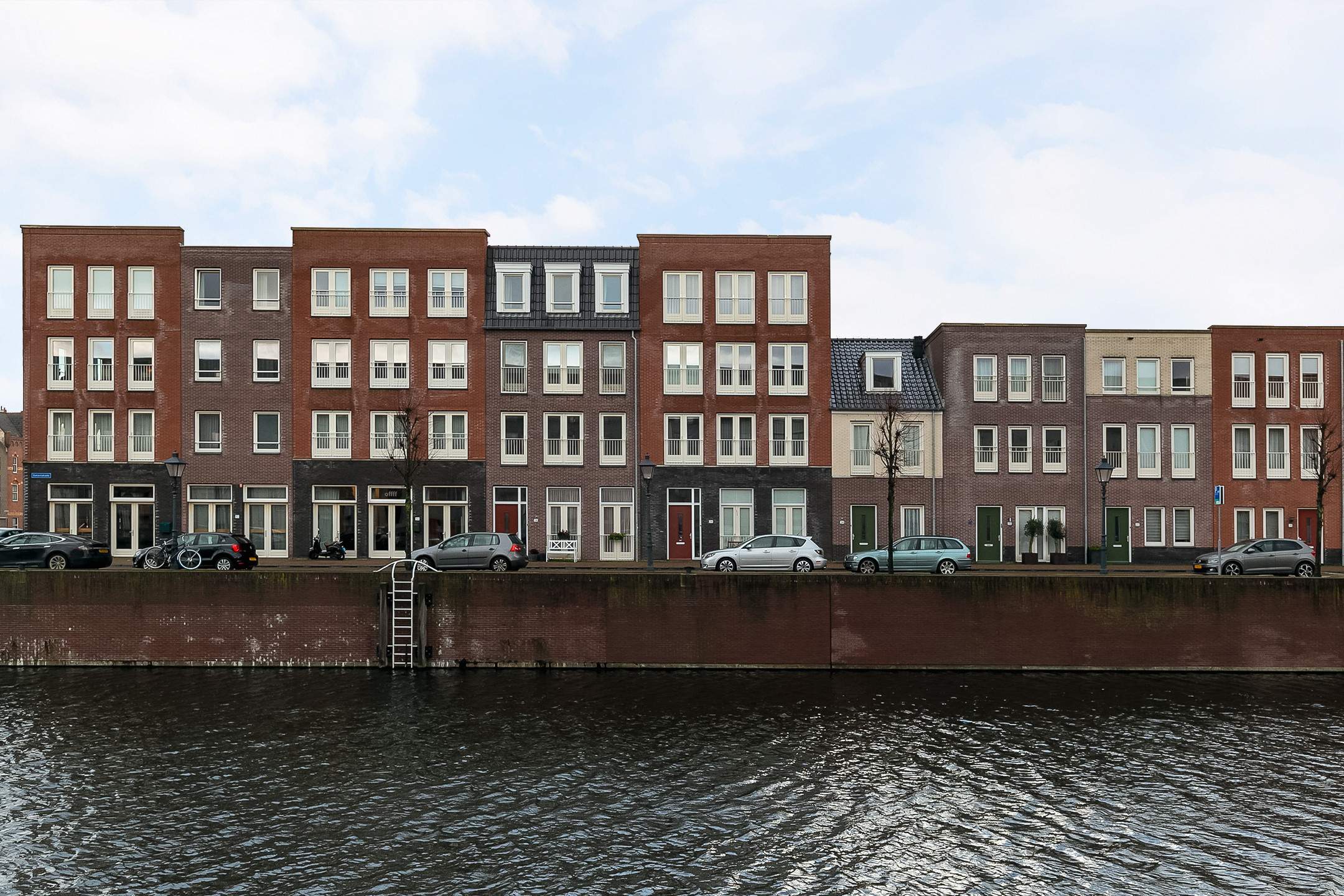 Afbeelding 2 van 2