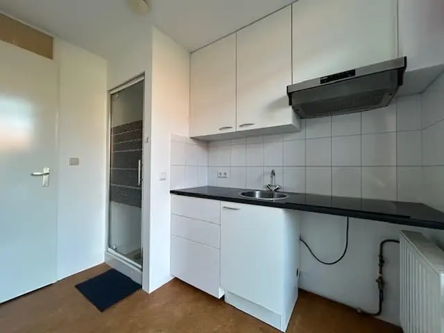Image 6 of 8