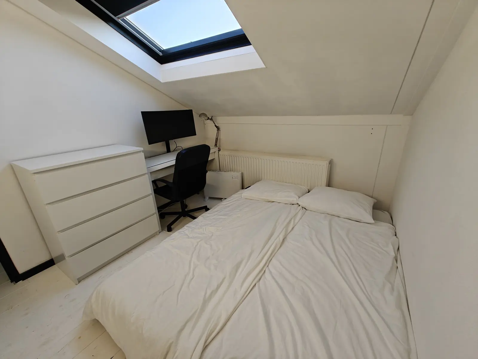 Image 4 of 10