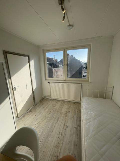 Bild 1 von 8