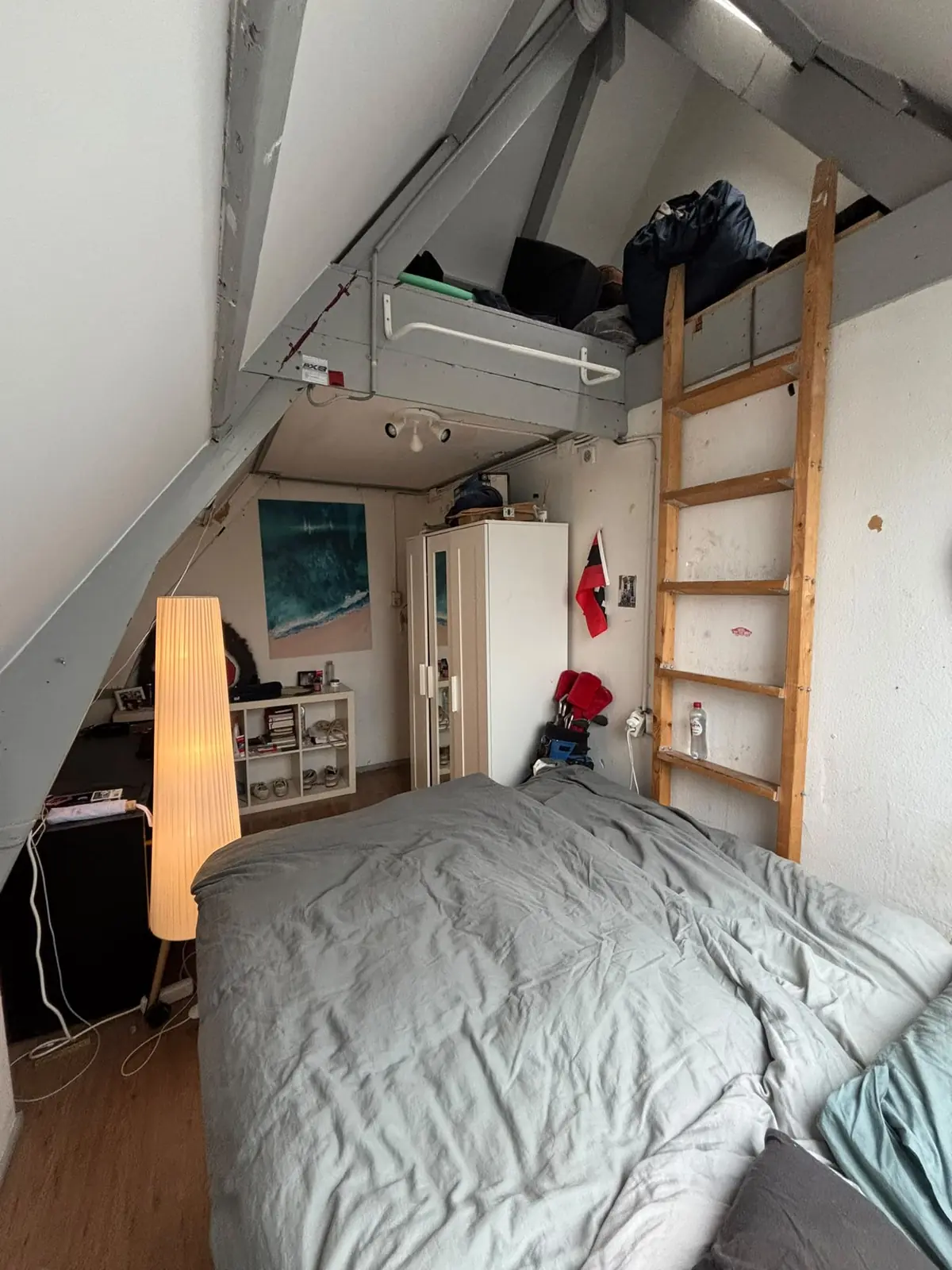 Image 4 of 4