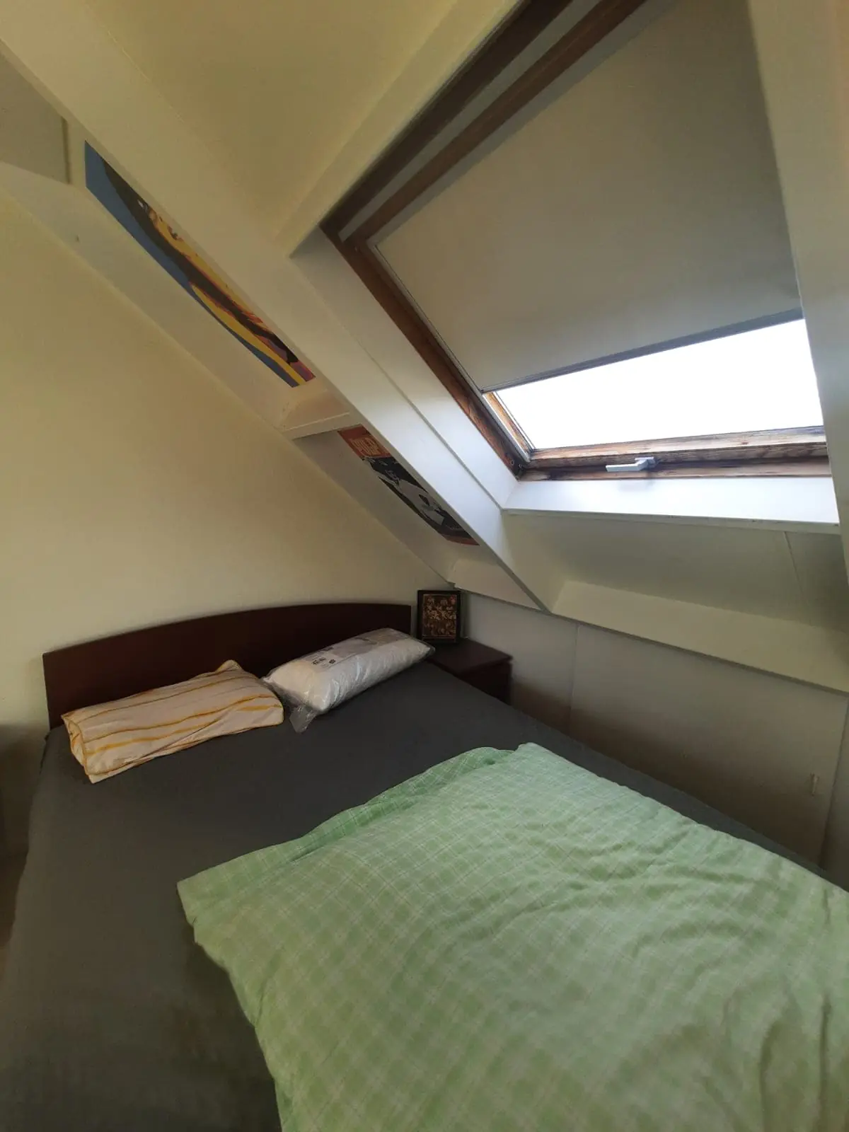 Image 2 of 7