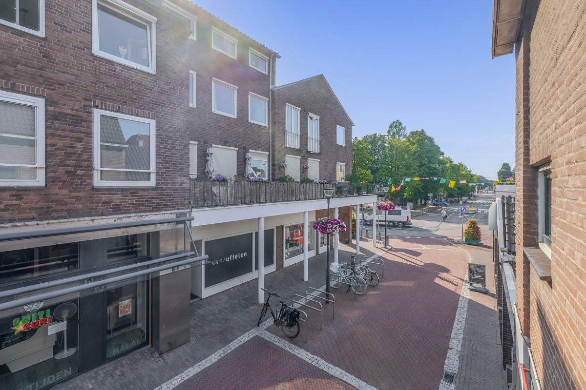 Afbeelding 1 van 19