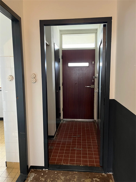 Image 11 of 16