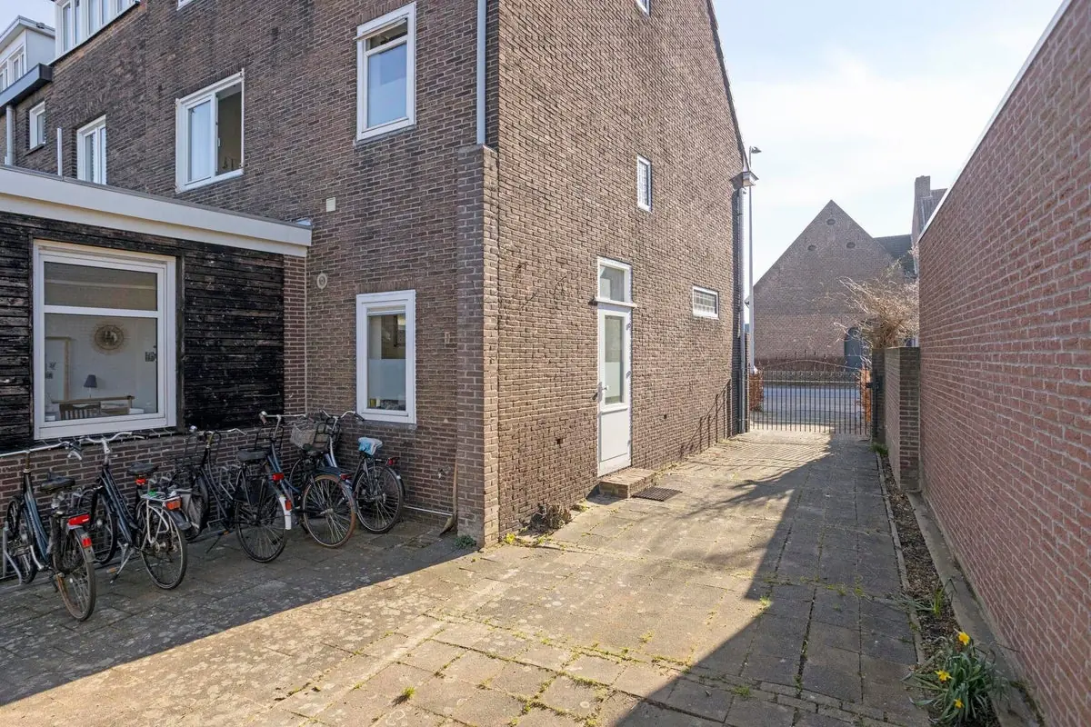 Image 16 of 21