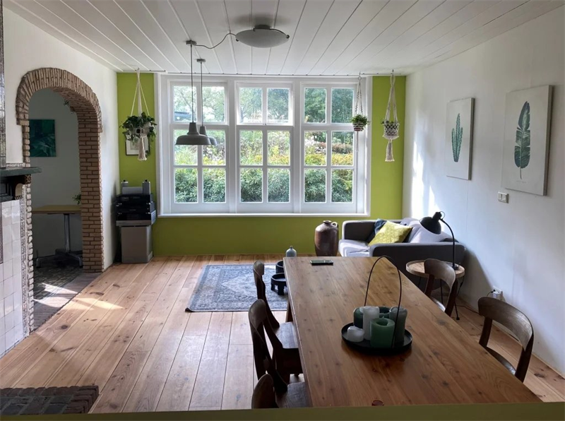 Image 3 of 10