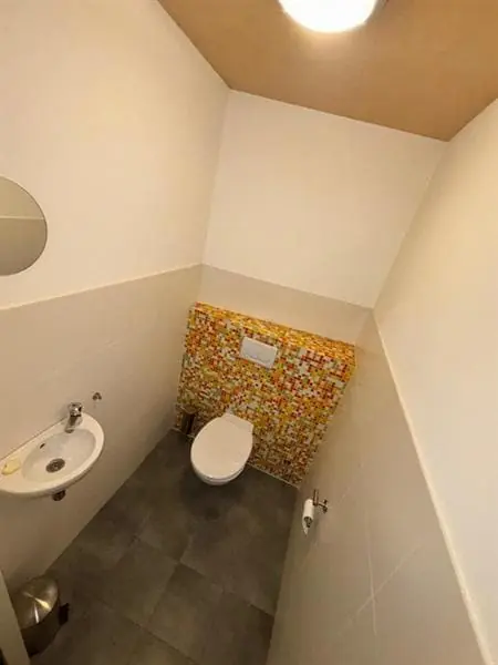 Image 7 of 7