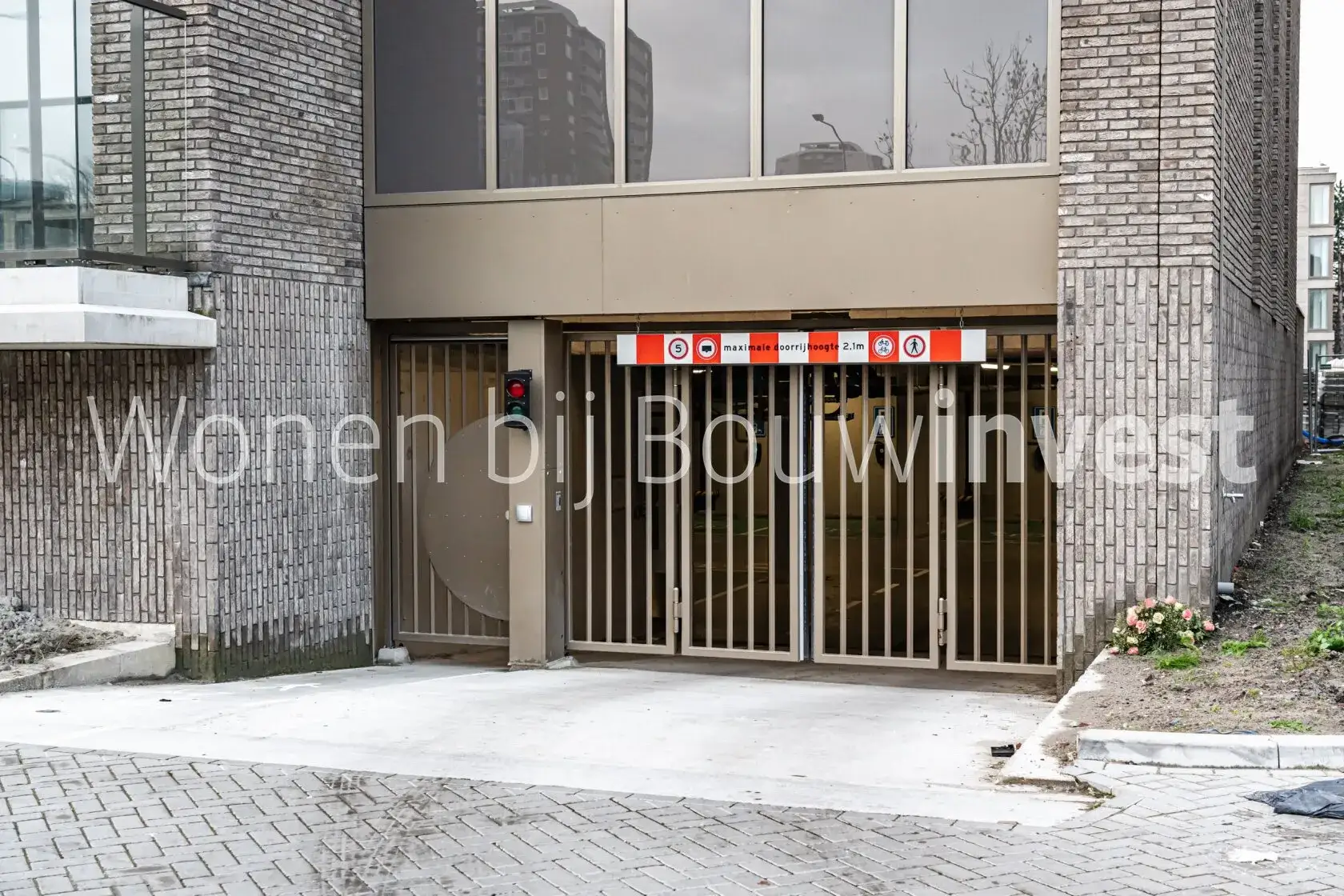 Bild 1 von 15
