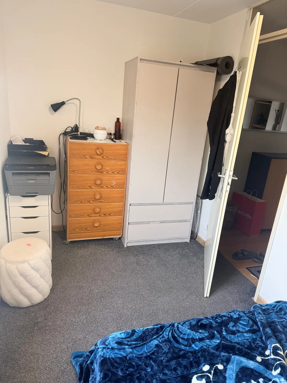 Image 3 of 10