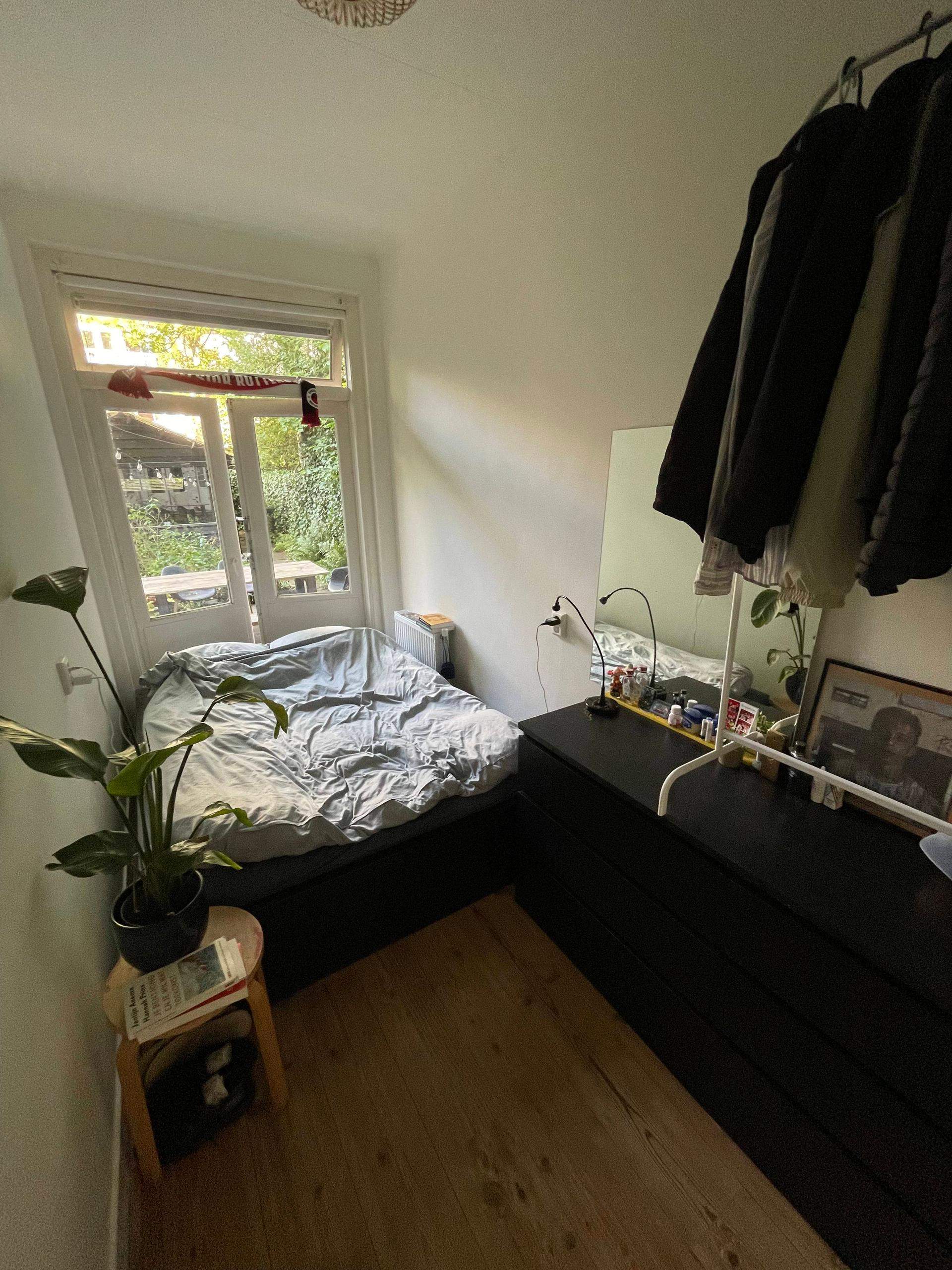 Image 1 of 7