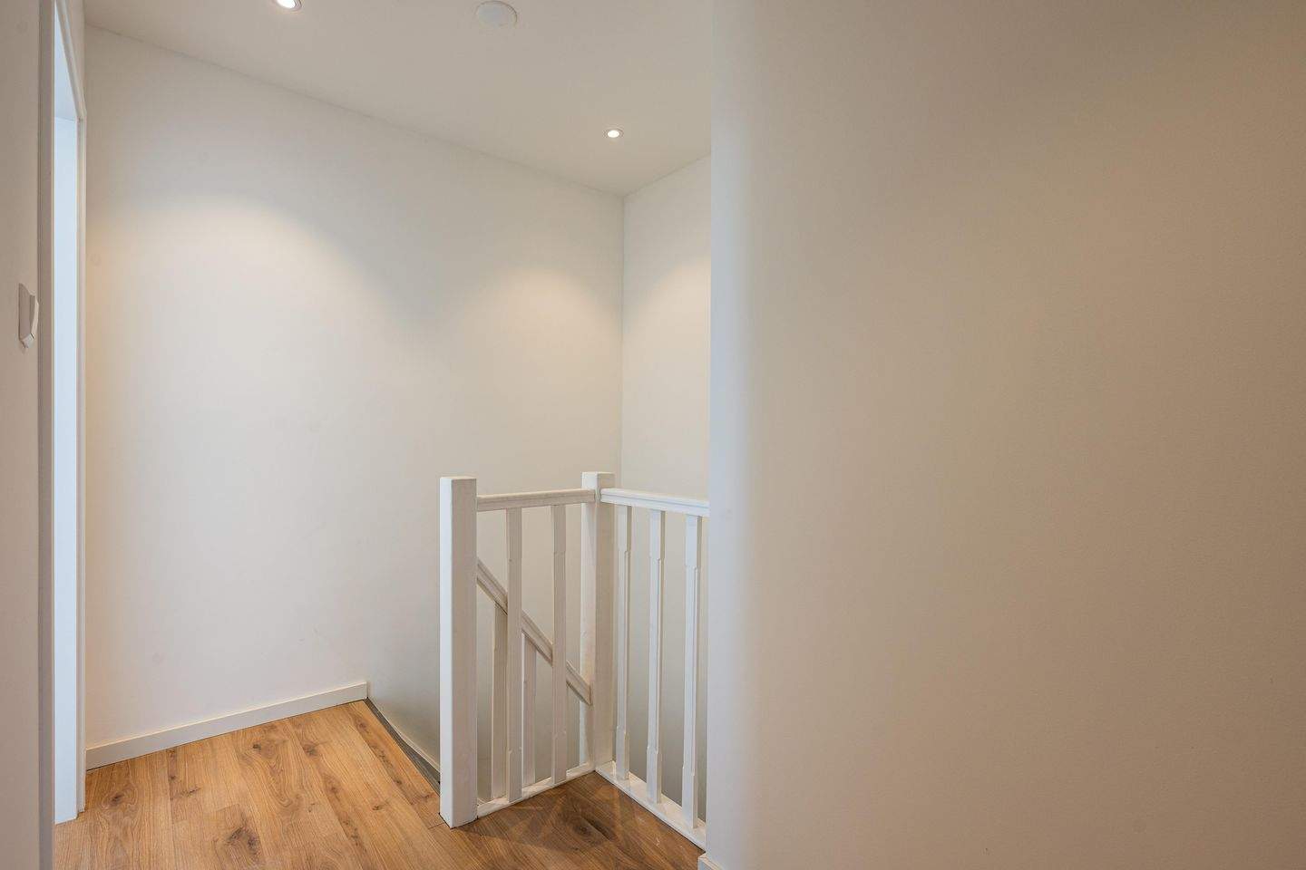 Image 19 of 27