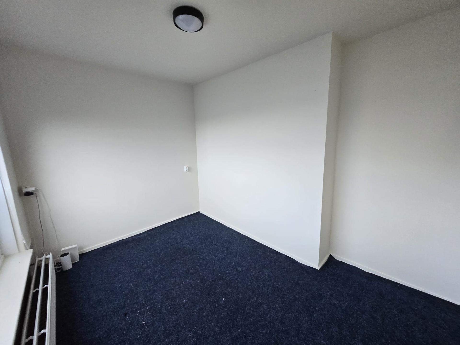 Image 2 of 4