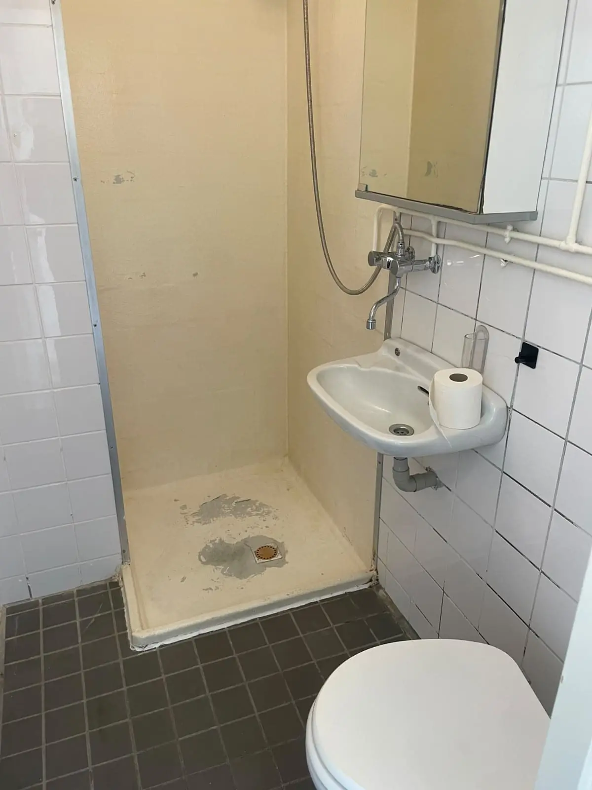 Image 3 of 6