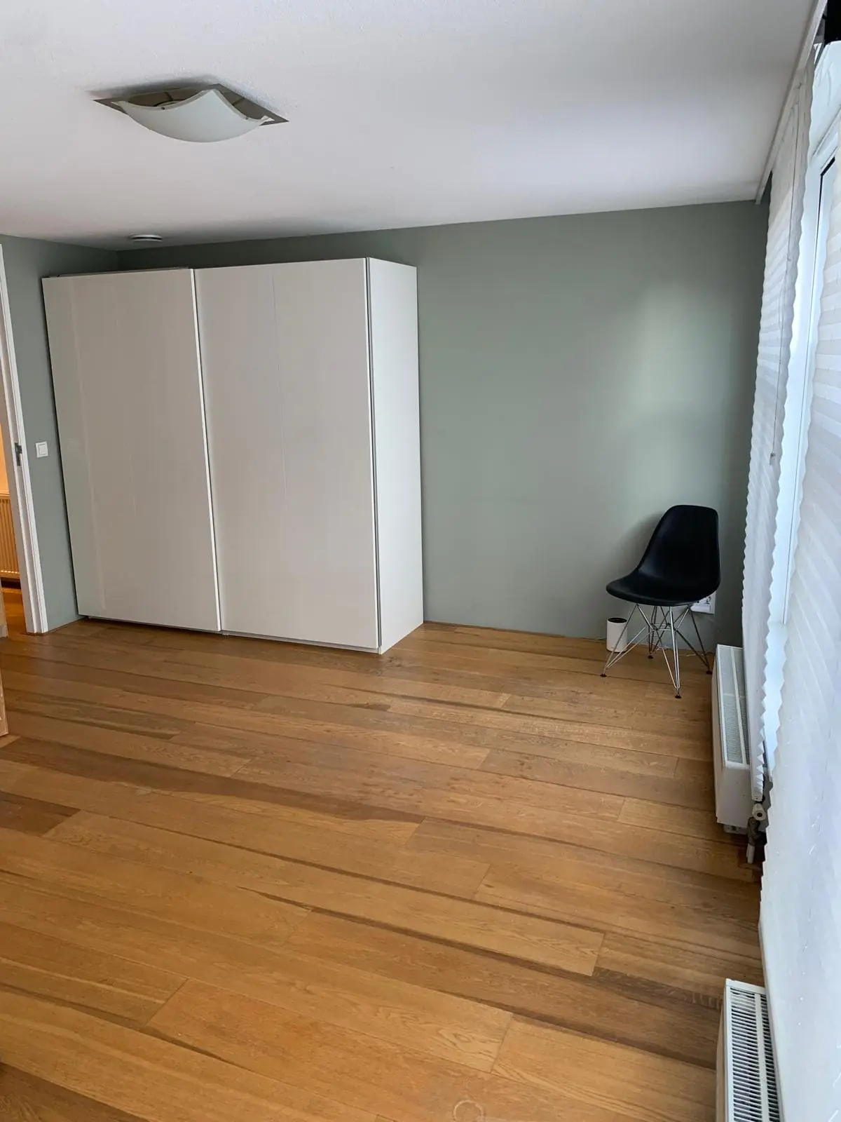 Image 6 of 8