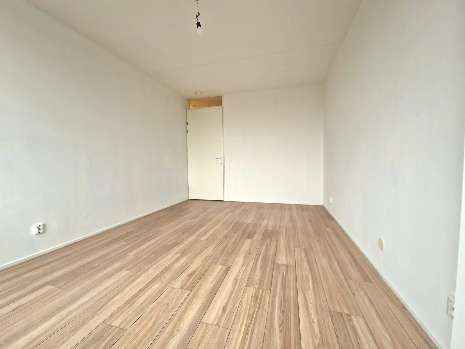 Image 23 sur 28