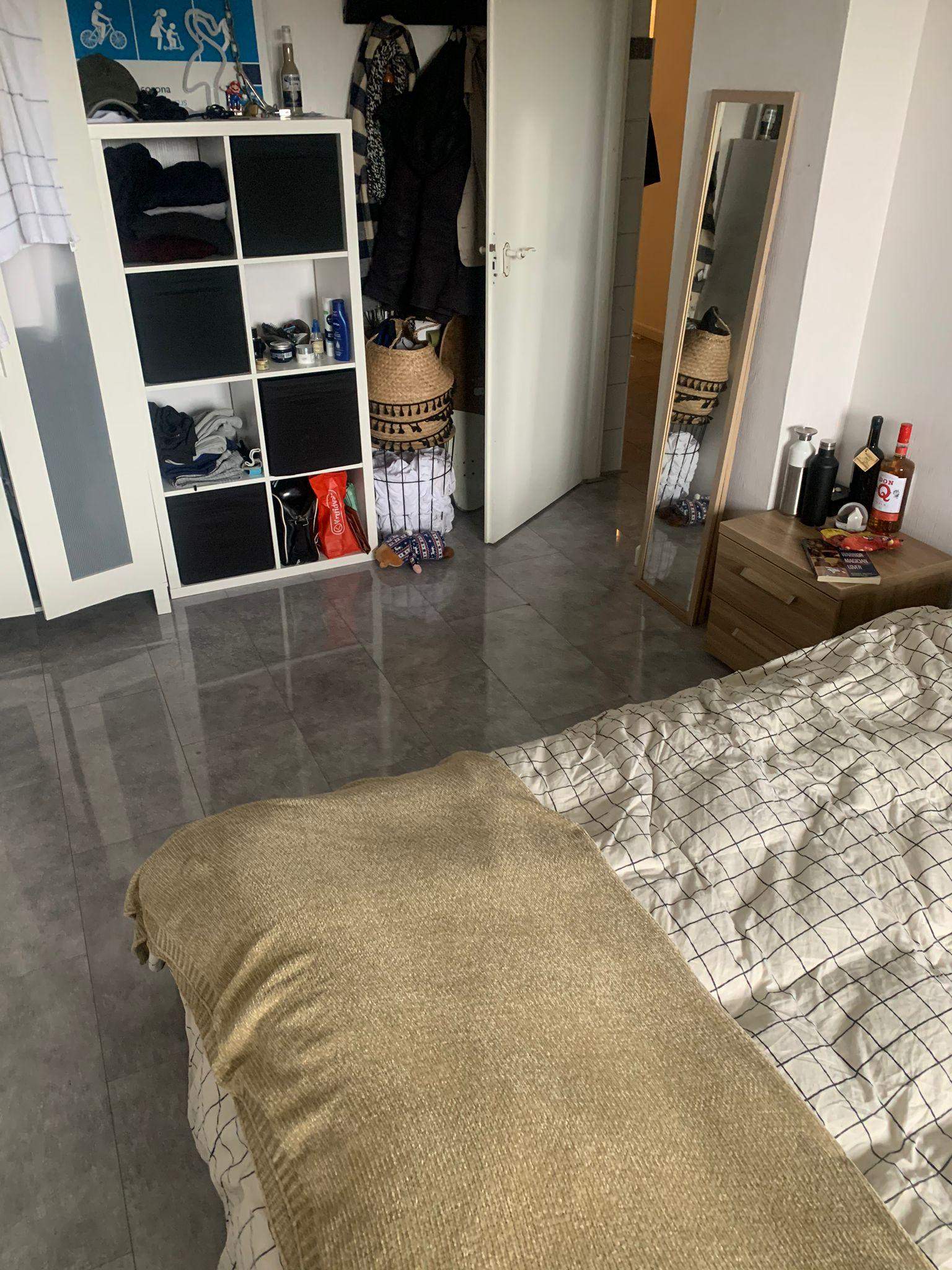 Image 2 of 9