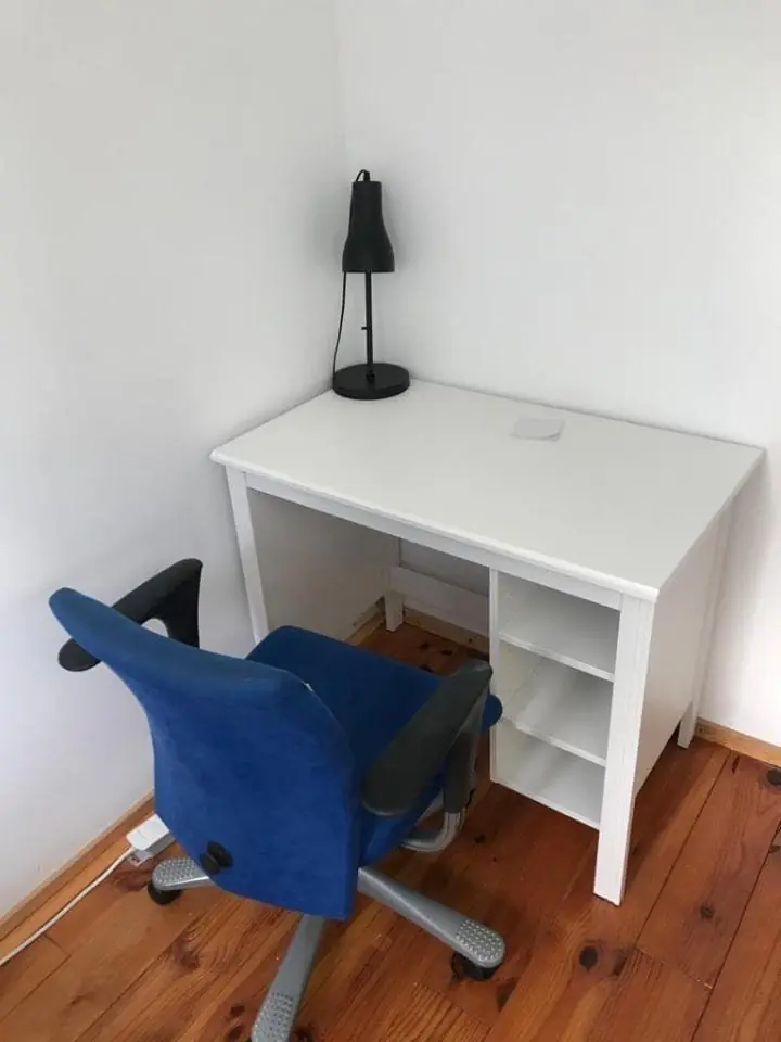 Image 1 of 6